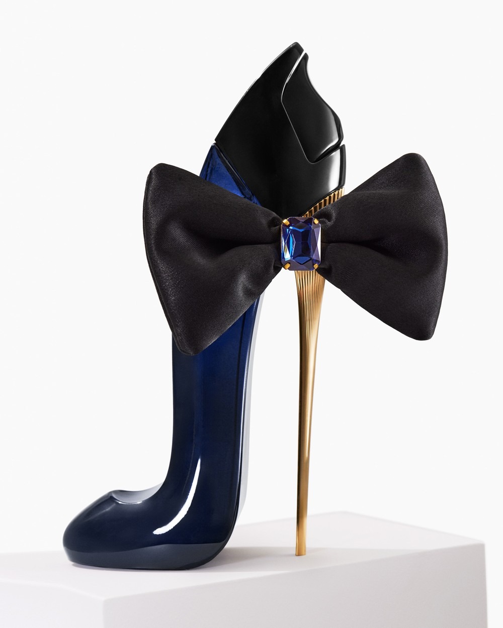 Carolina Herrera Good Girl Bow - Home Fragrance White Jasmine 评论和价格